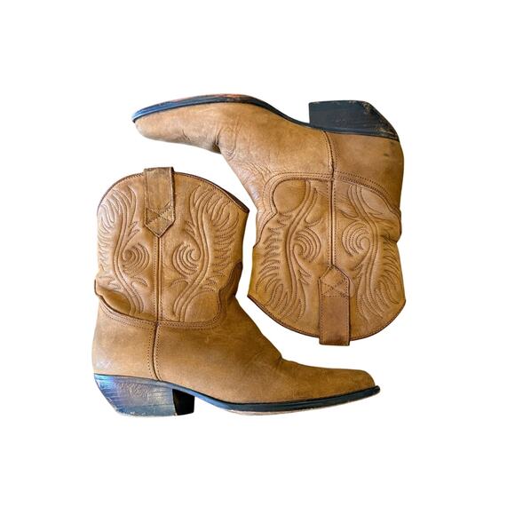 GUESS Suede Camel Western Short Cowboy Boots Women size 7.5 - Picture 1 of 8